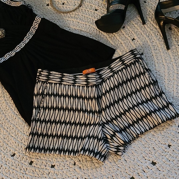 SHORTS BLACK WHITE GEOMETRIC PRINT,RETRO SHORT - Picture 11 of 16